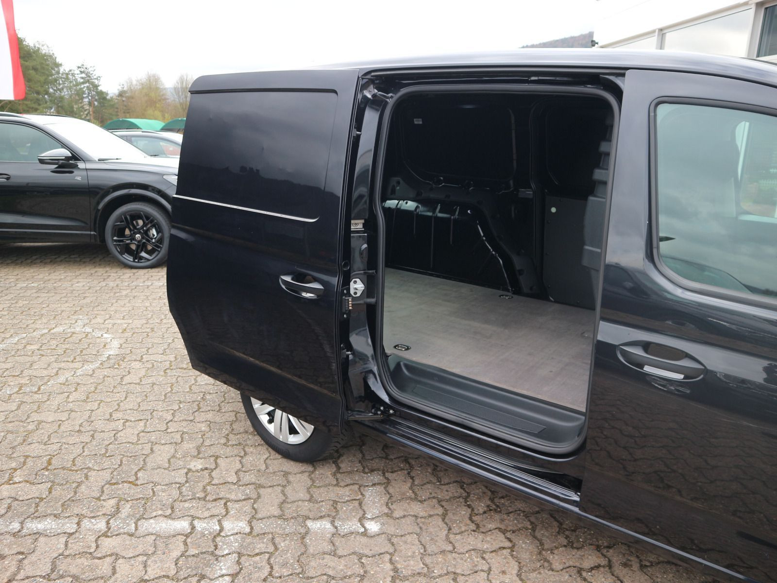 Fahrzeugabbildung Volkswagen Caddy Cargo Maxi 2.0 TDI NAVI KLIMA SITZHZG PDC