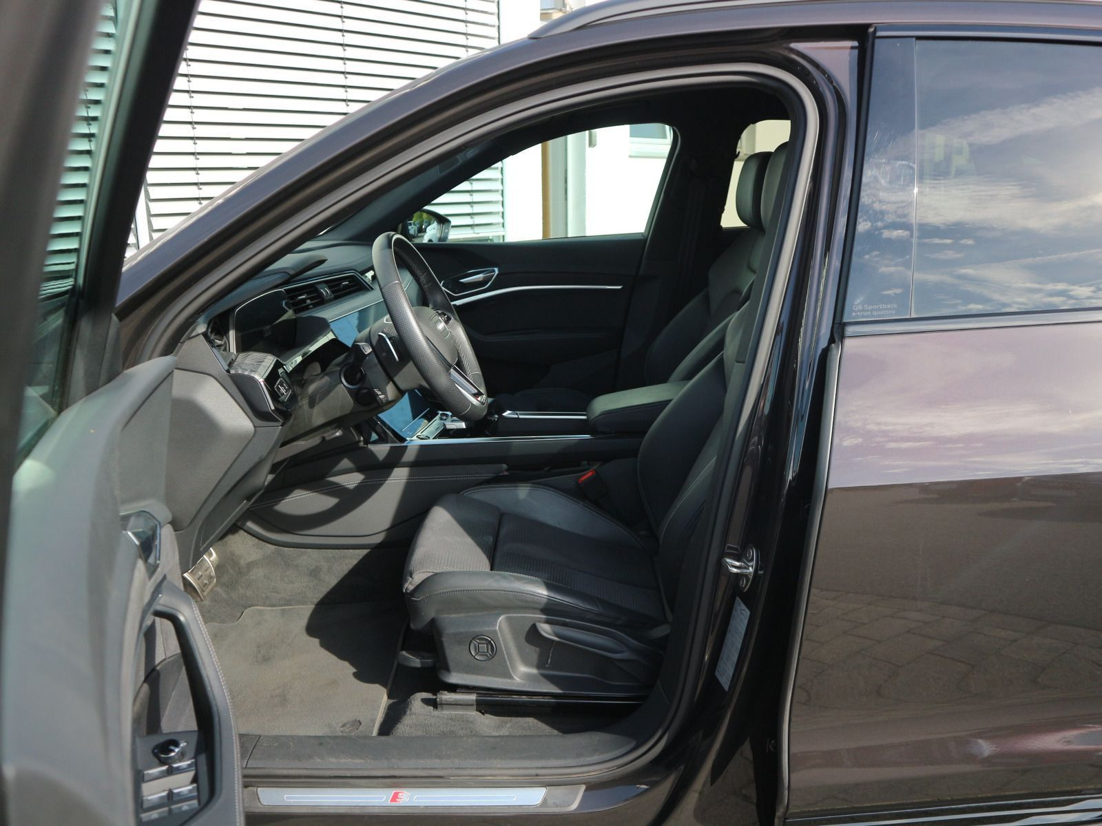 Fahrzeugabbildung Audi Q8 Sportback e-tron 50 quattro advanced PANO*B&O