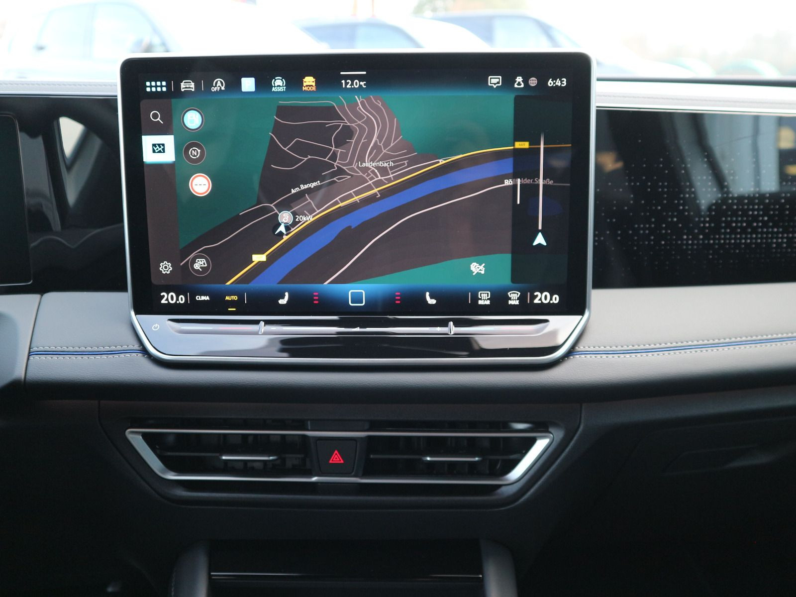 Fahrzeugabbildung Volkswagen Tiguan R-Line 1,5 l eTSI (150 PS) DSG *MATRIX*STHZG*WINTERRÄDER*