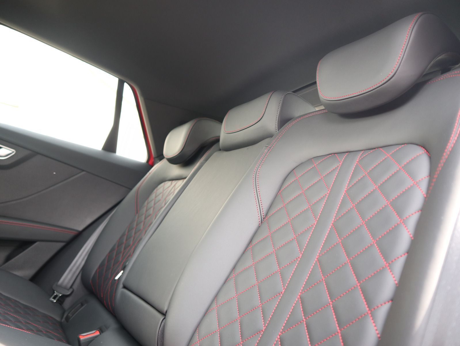Fahrzeugabbildung Audi Q2 S line 35 TFSI S tronic*SONOS*MATRIX*PANO*AHK