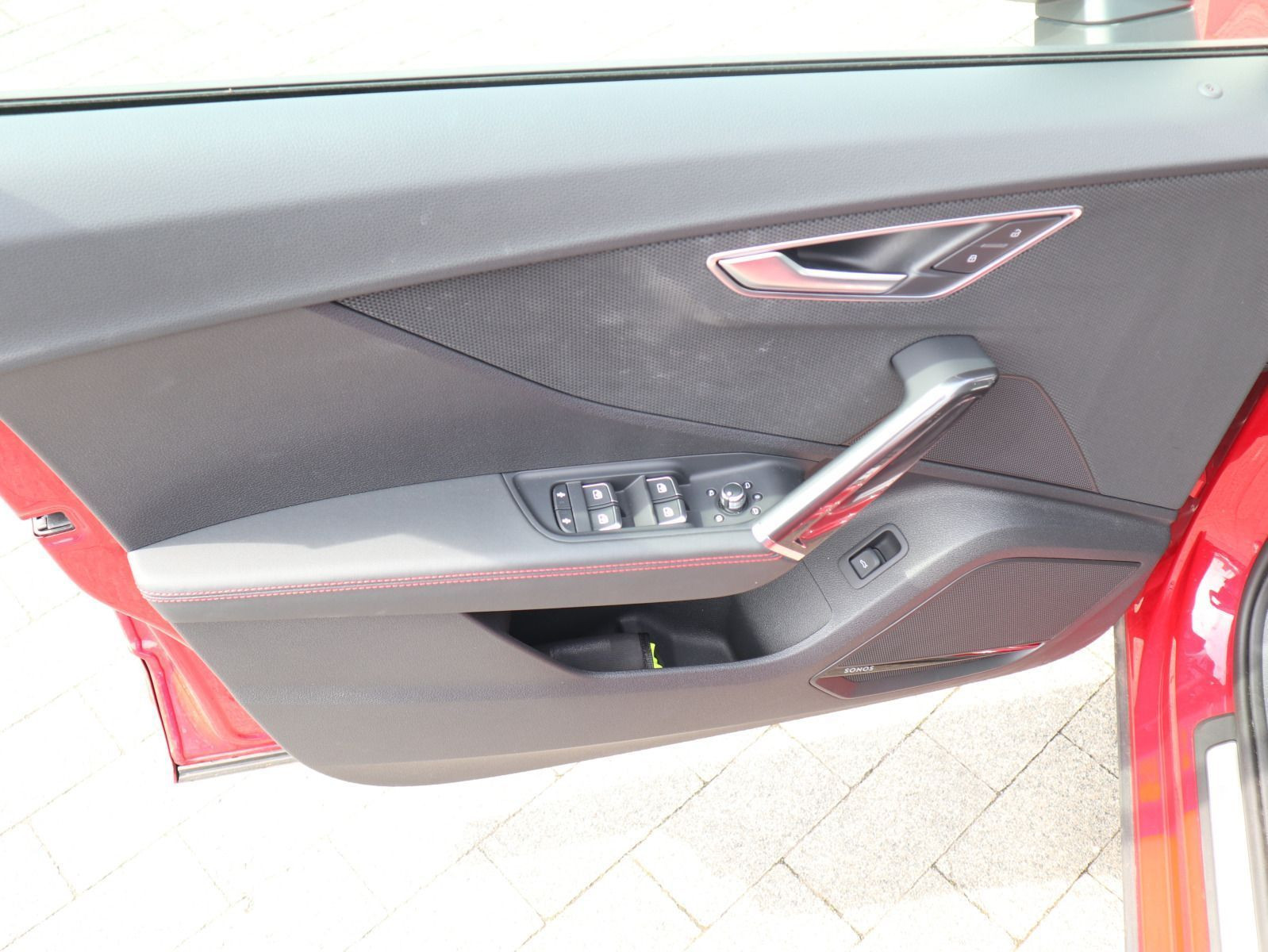 Fahrzeugabbildung Audi Q2 S line 35 TFSI S tronic*SONOS*MATRIX*PANO*AHK