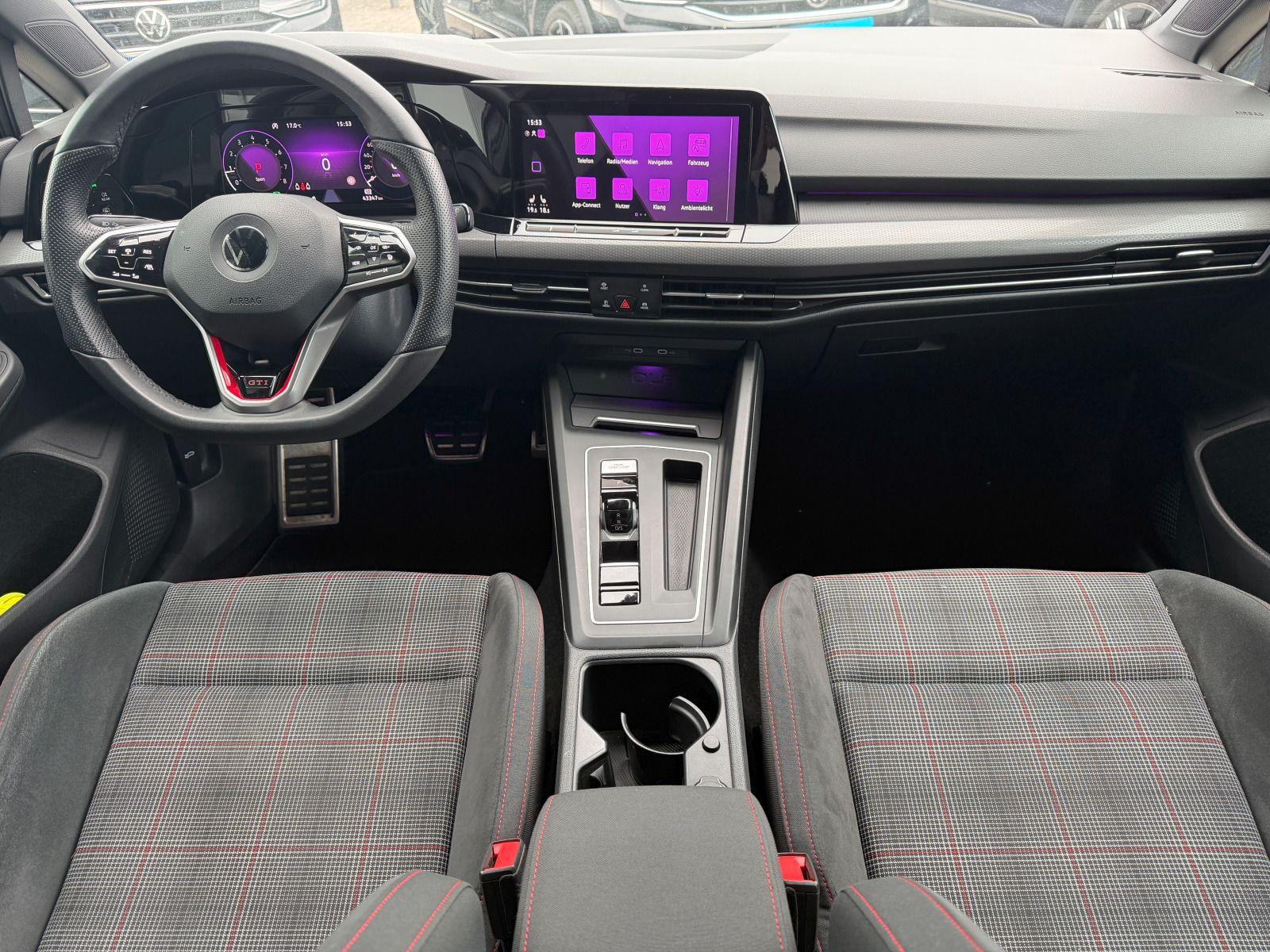 Fahrzeugabbildung Volkswagen Golf GTI 2.0 TSI DSG BLACK STYLE RFK NAVI ACC 19