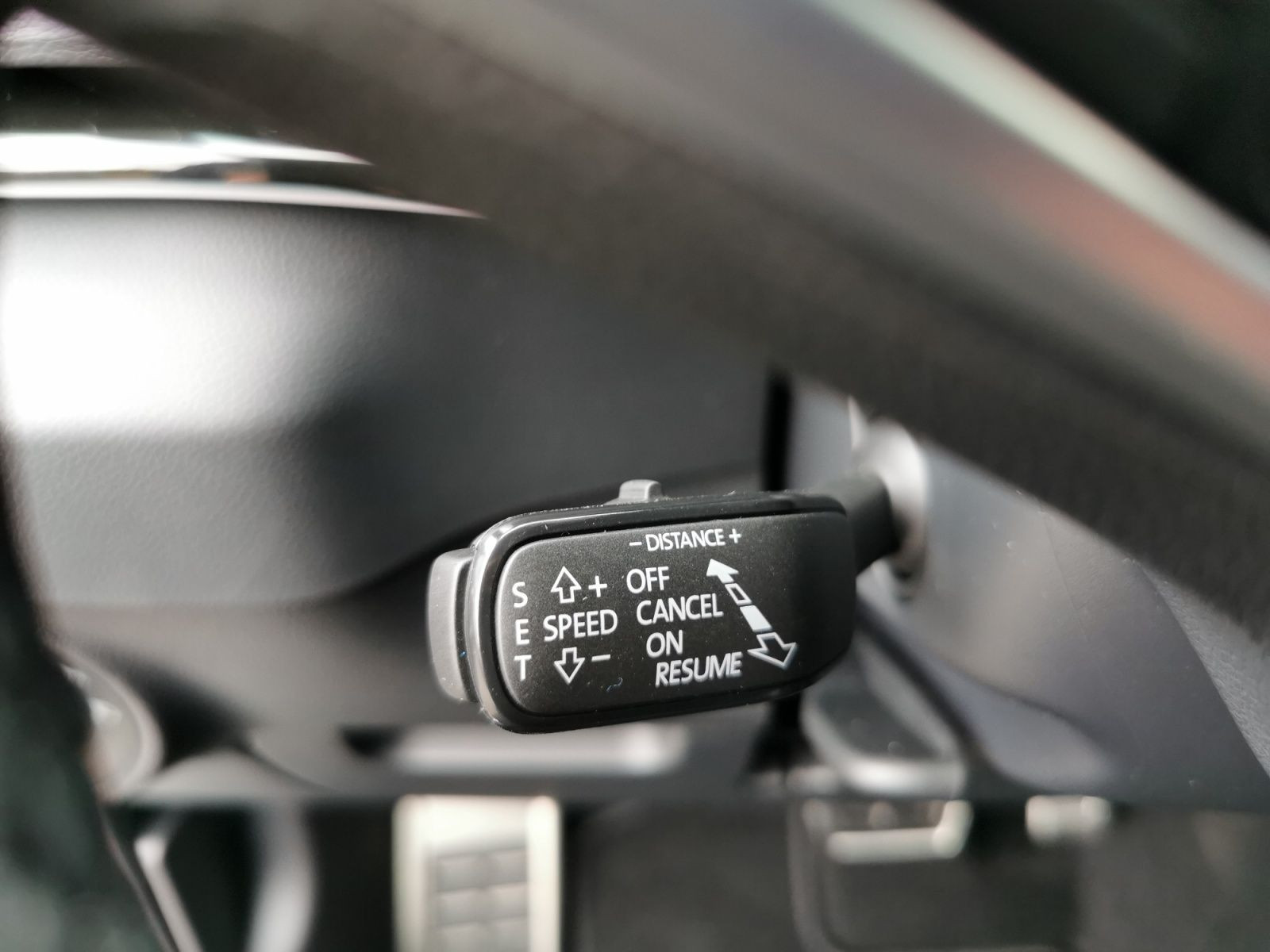 Fahrzeugabbildung SKODA Karoq 1.5 TSI Sportline 110 kW +AHK+NAVI+MATRIX