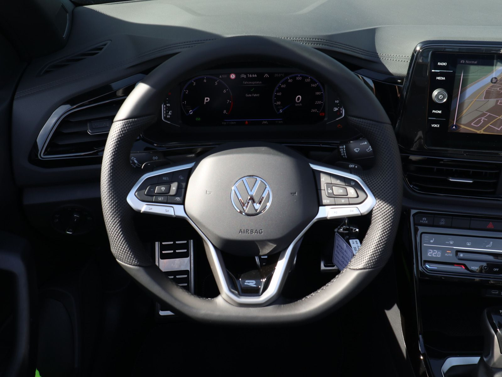 Fahrzeugabbildung Volkswagen T-Roc Cabriolet R-Line 1.5 TSI OPF (150 PS) DSG *AHK*NAVI*BLACKSTYLE*