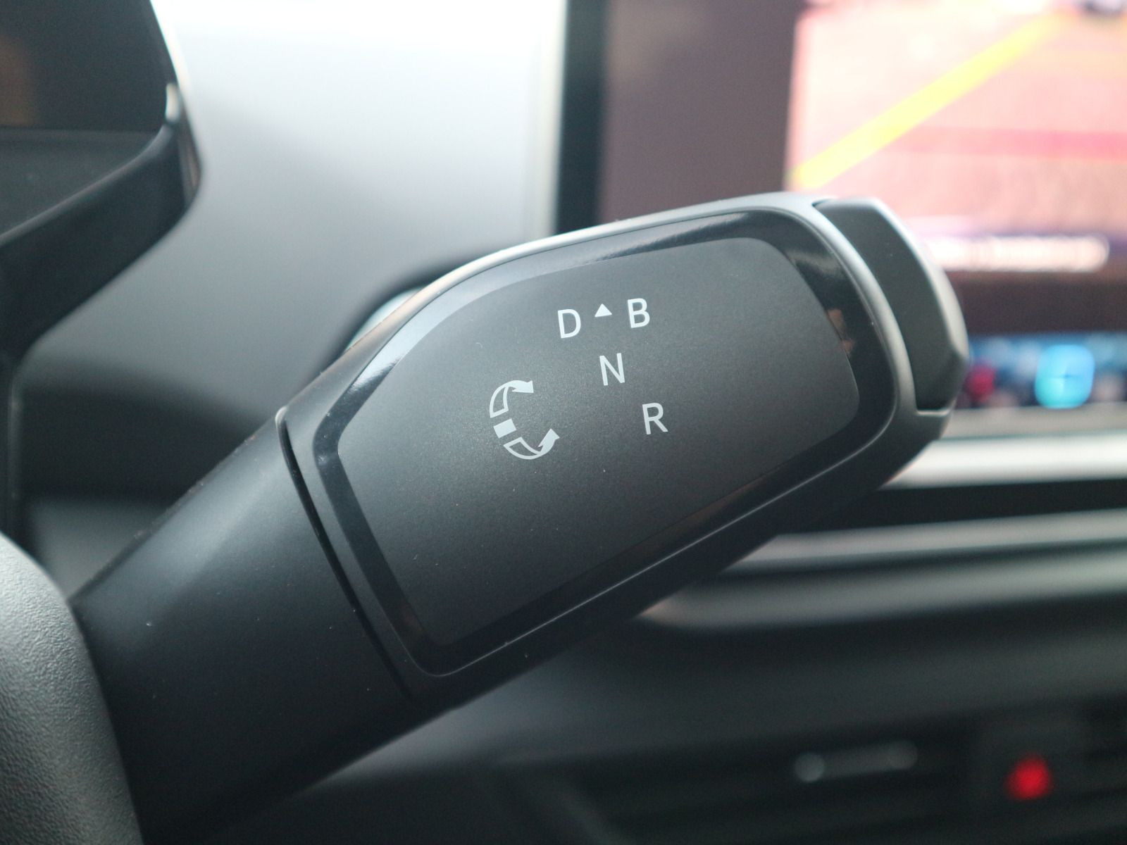 Fahrzeugabbildung Volkswagen ID.4 Pure ENERGY (170 PS) 52 kWh Automatik *AHK*WINTERRÄDER*WÄRMPEPUMPE*MAX DC LADUNG*