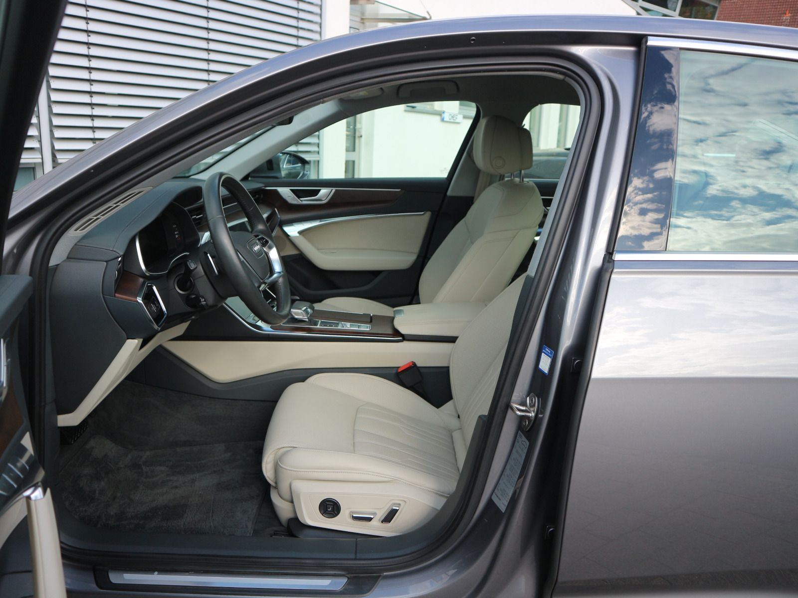Fahrzeugabbildung Audi A6 Limousine 3.0 TFSI quattro RFK*MATRIX*NAVI*SHZ