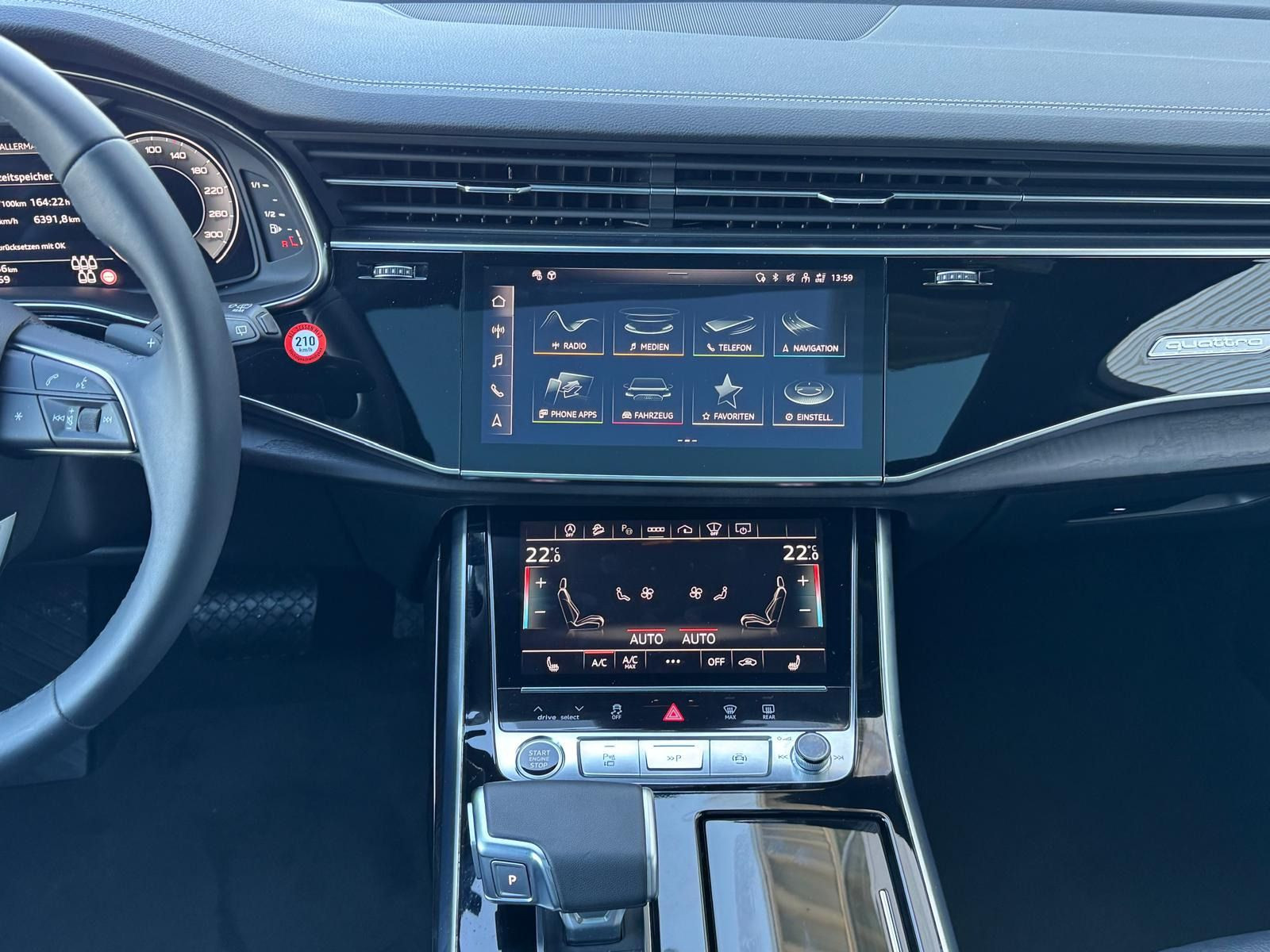 Fahrzeugabbildung Audi Q7 55 TFSI QUATTRO+7 SITZER+HUD+AHK+WINTERRÄDER+
