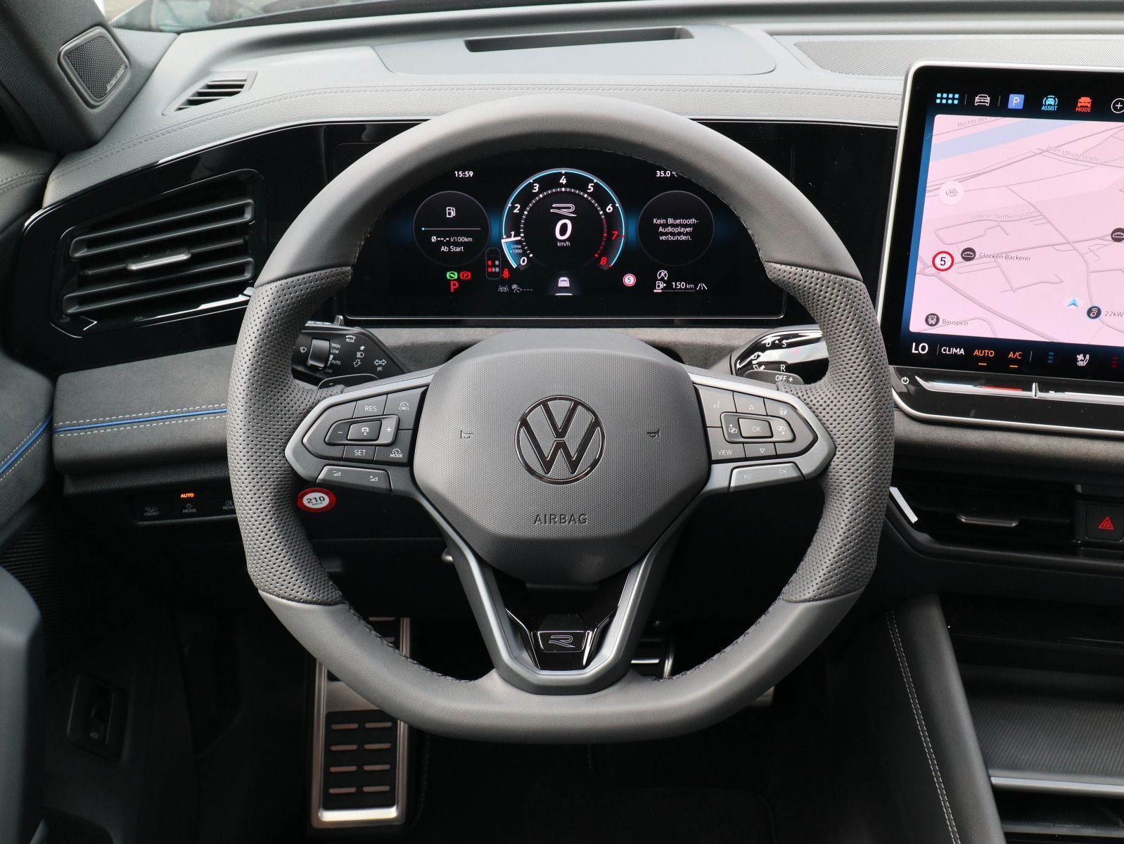 Fahrzeugabbildung Volkswagen Tiguan R-Line 2,0 TSI OPF 4MOTION (204 PS) DSG*AHK*WINTERRÄDER*PANORAMA*HARMANKARDON*