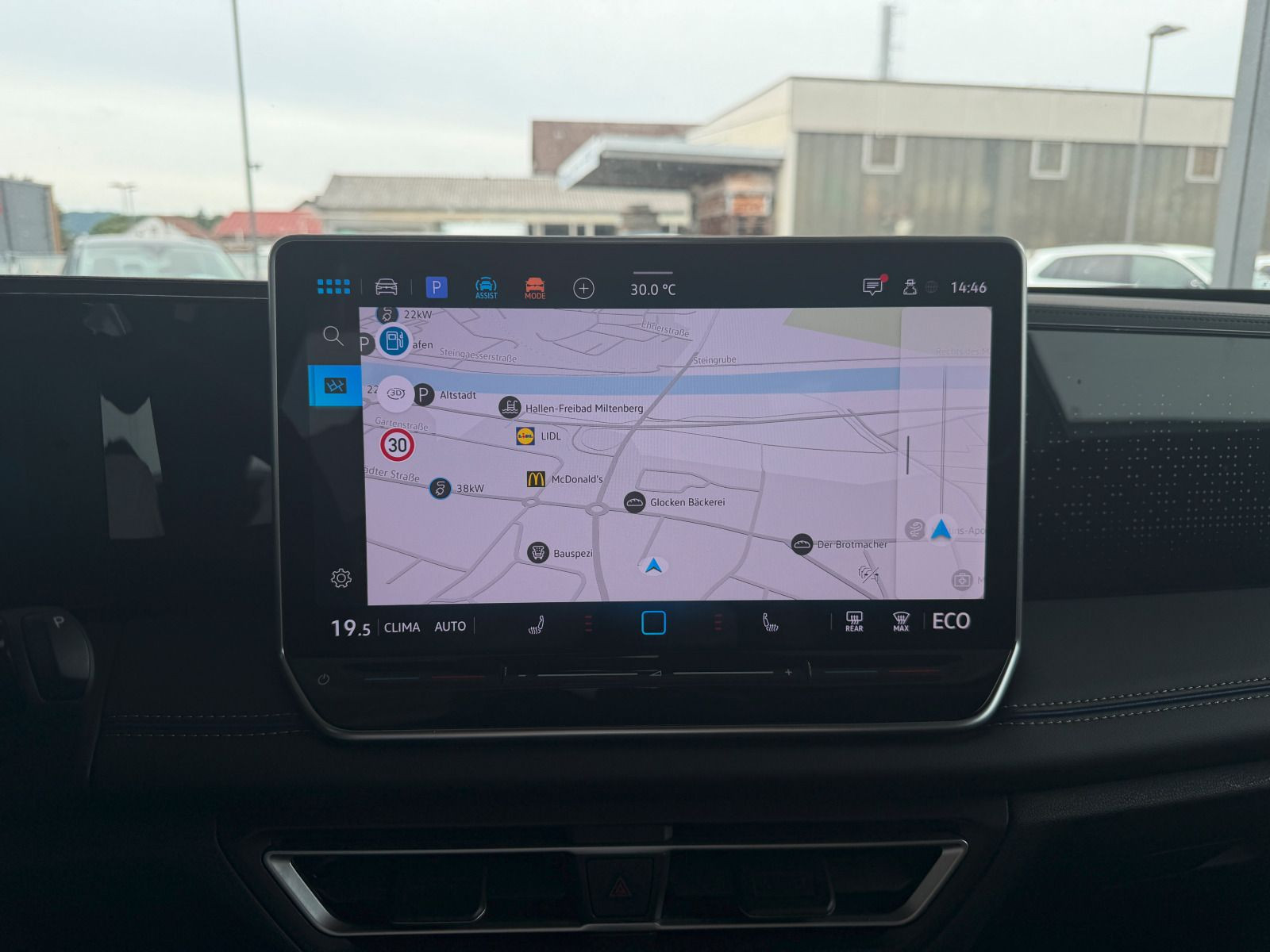 Fahrzeugabbildung Volkswagen Tiguan R-Line 1.5 TSI eHybrid DSG RFK NAVI ACC LED