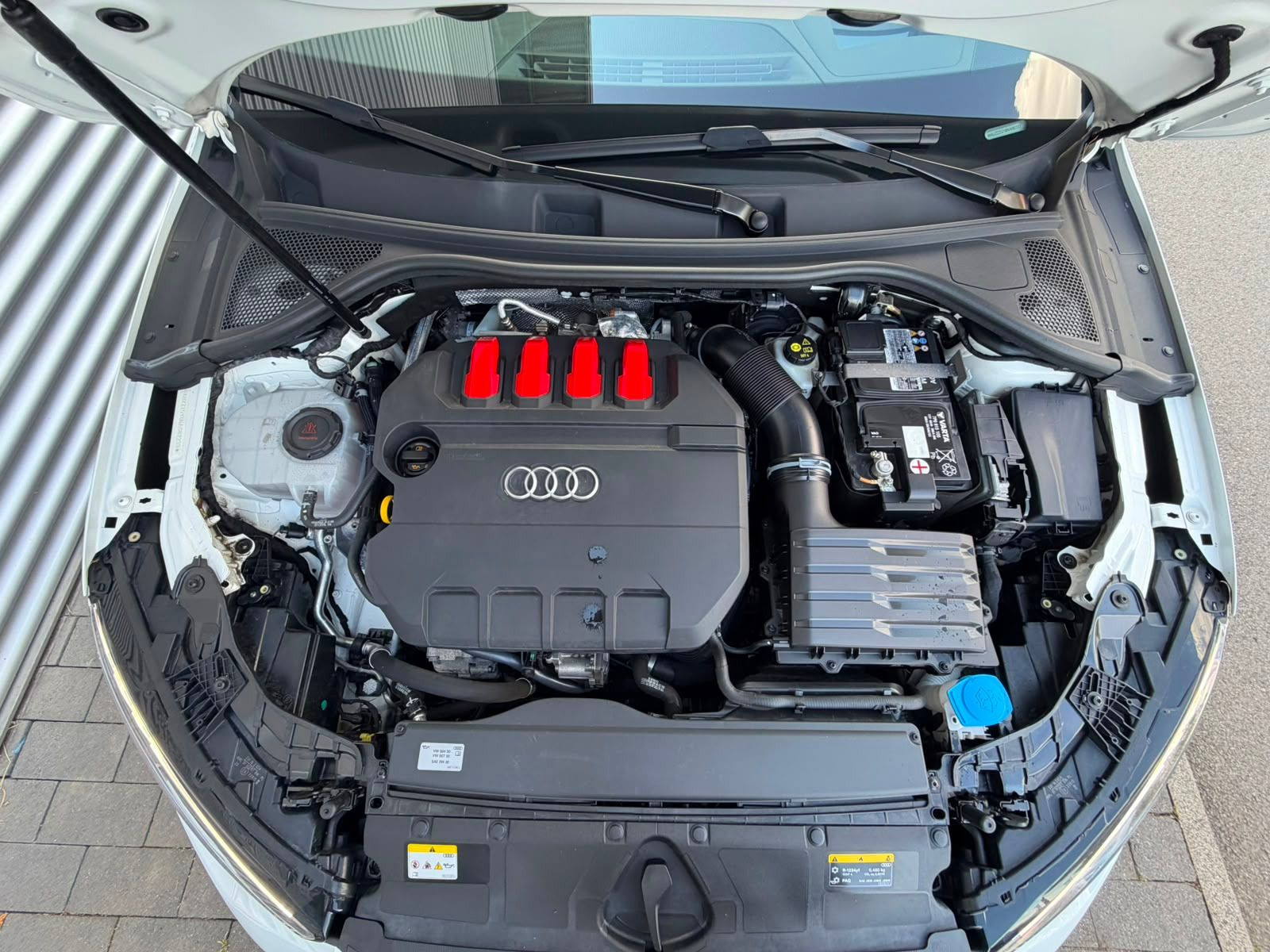 Fahrzeugabbildung Audi S3 Limousine TFSI DSG QUATTRO+WINTERRÄDE+HEAD UP