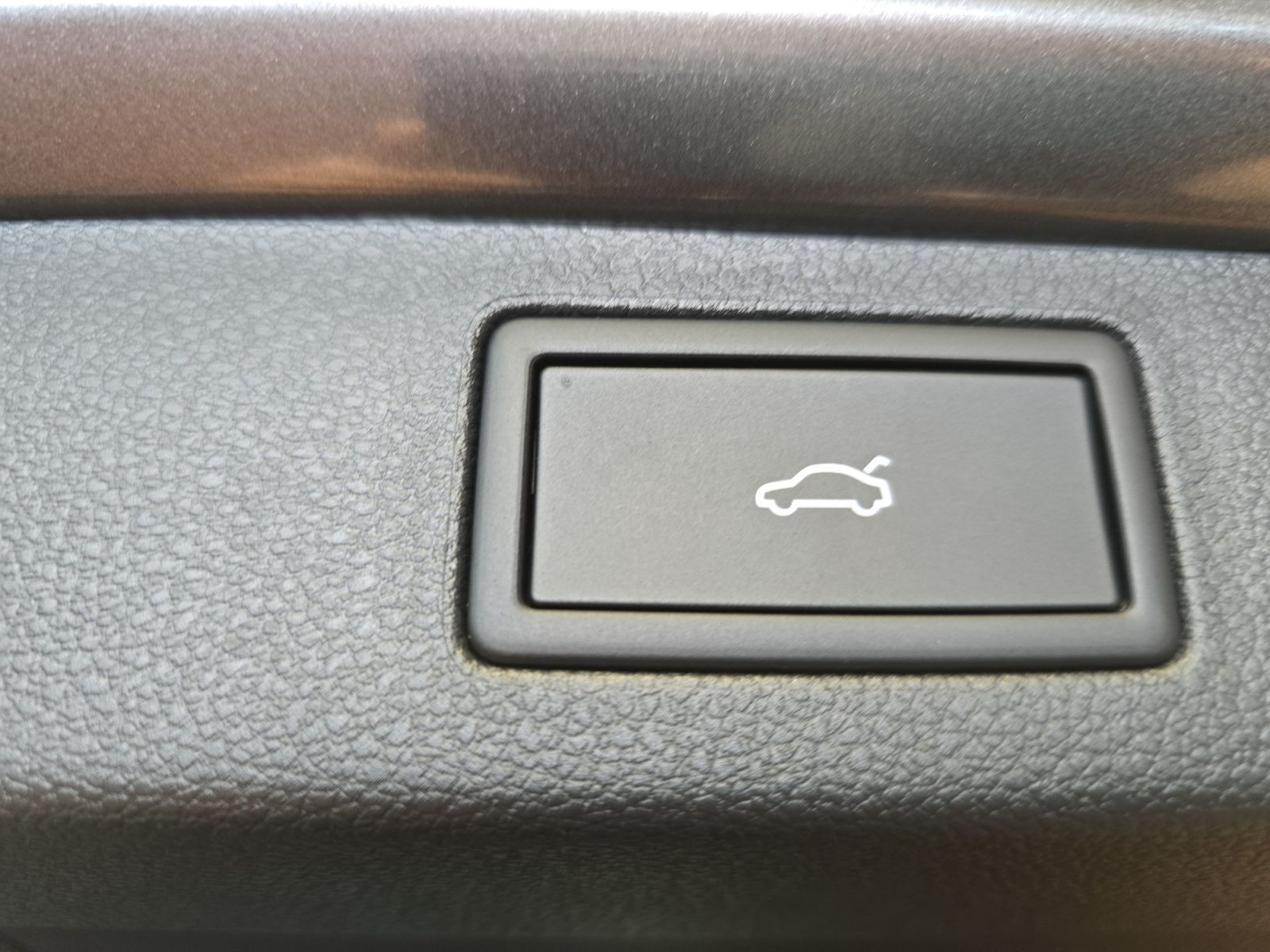 Fahrzeugabbildung SKODA Kamiq TOUR 1.0 TSI 85 kW DSG +AHK+NAVI+KOMFORT