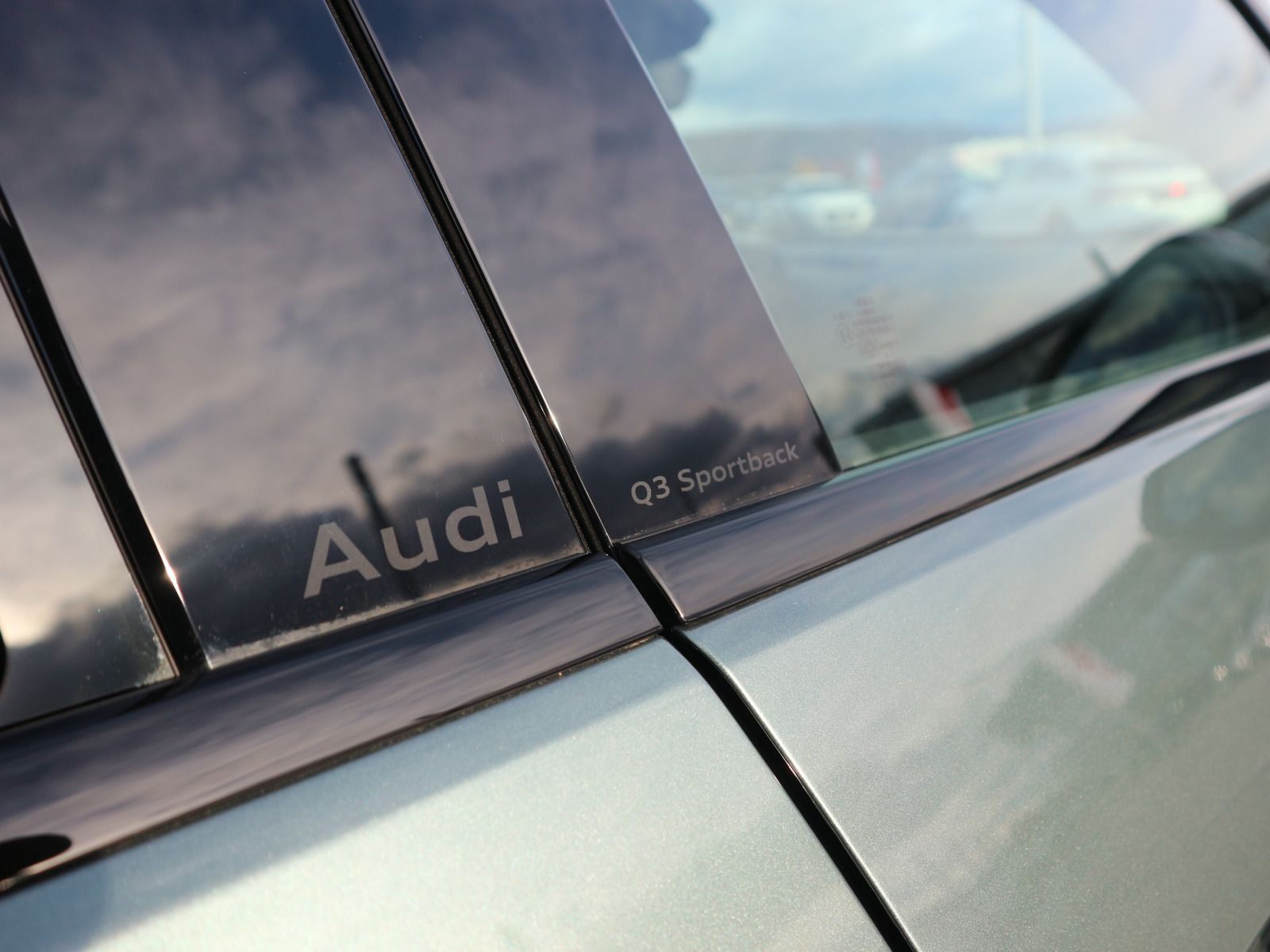 Fahrzeugabbildung Audi Q3 Sportback e-hybrid 200 kW S tronic