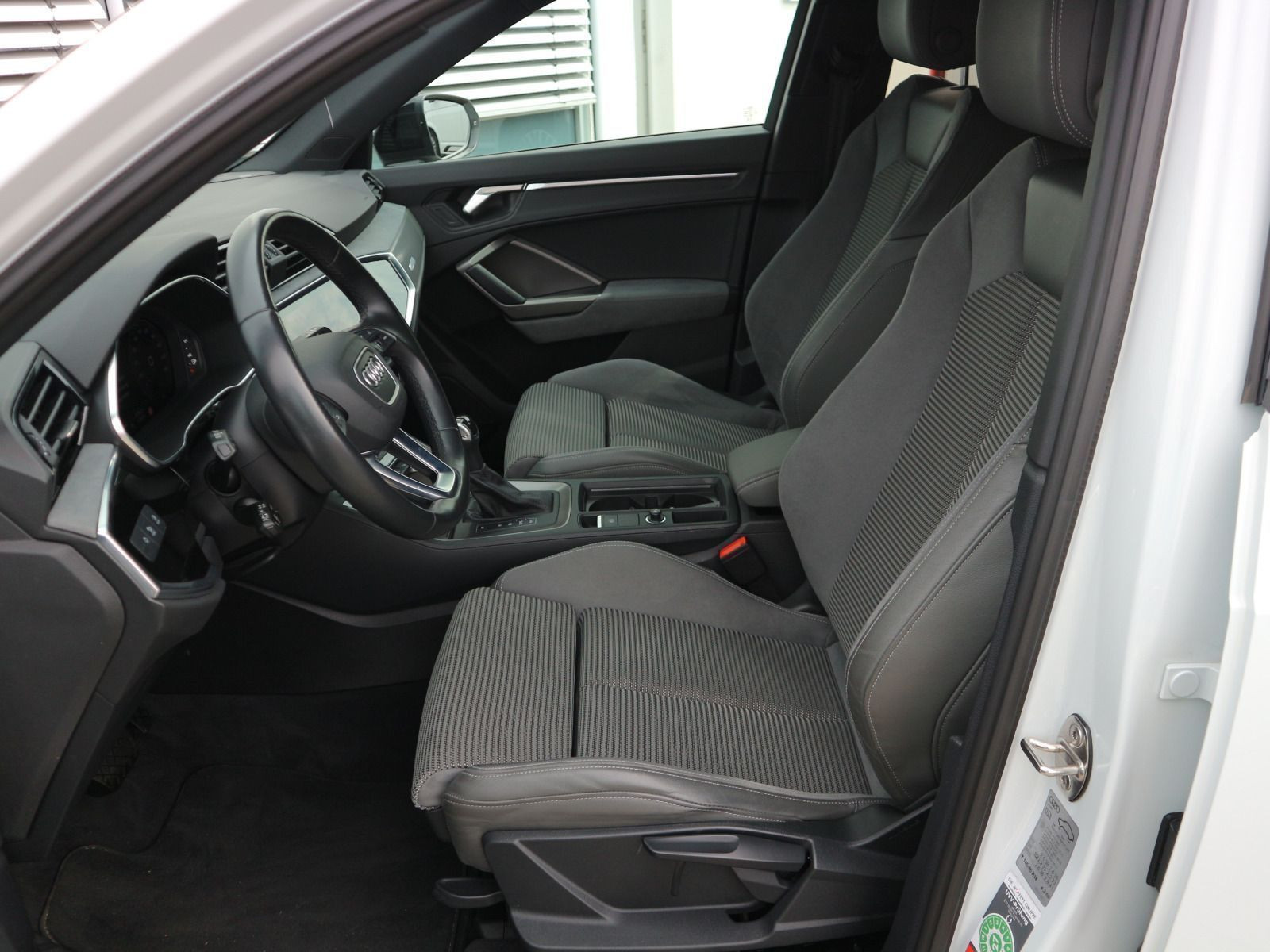 Fahrzeugabbildung Audi Q3 advanced 35 TDI S tronic*AHK*LED*NAVI*ACC*