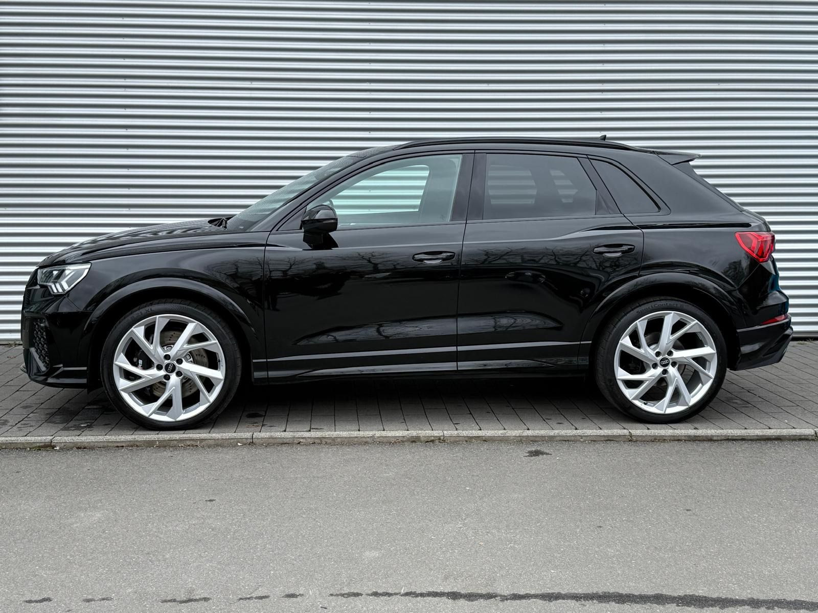 Fahrzeugabbildung Audi RS Q3 +SPORTABGAS+WINTERRÄDER+KAMERA+DÄMPFERREGE