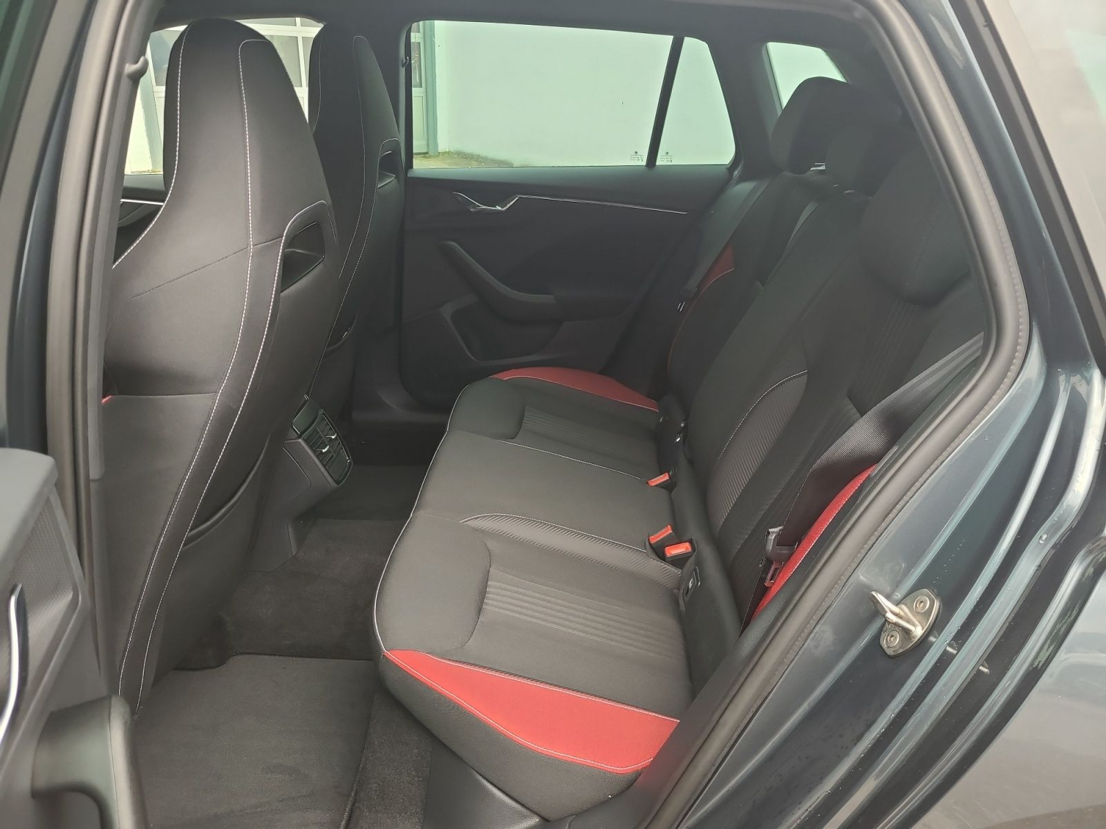 Fahrzeugabbildung SKODA Kamiq Monte Carlo 1.0 TSI 81kW 7-Gang DSG