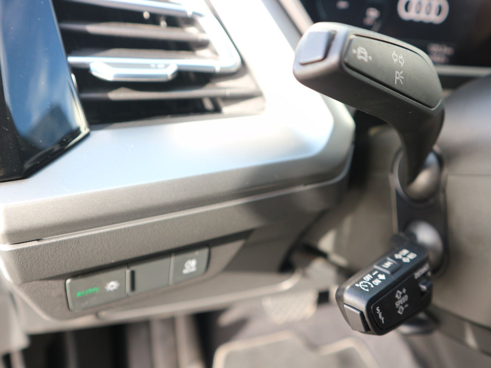 Fahrzeugabbildung Audi Q4 45 e-tron quattro 0,25%*WÄRMEPUMPE*HUD*STANDKLIMA