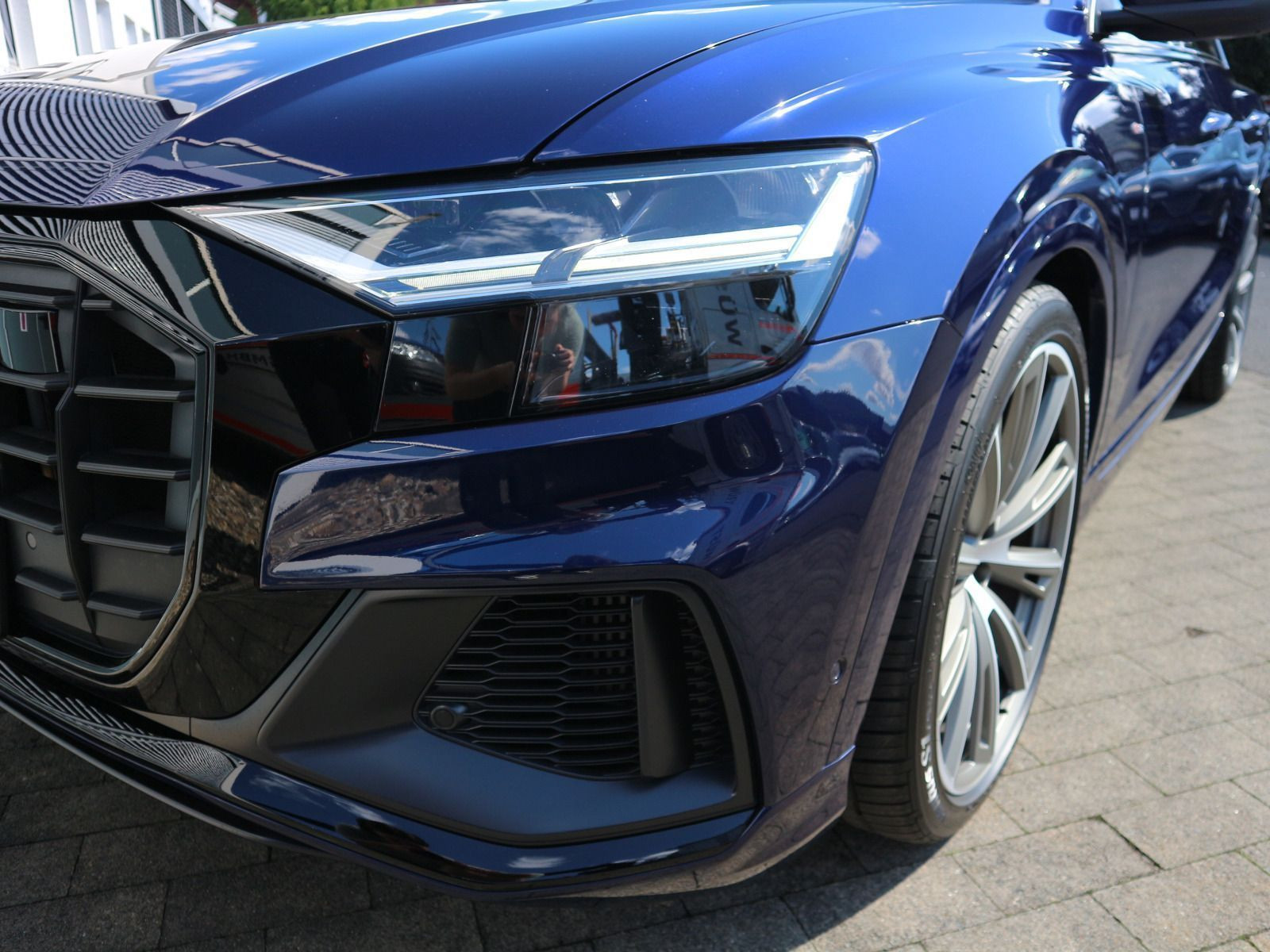 Fahrzeugabbildung Audi Q8 S line 55 TFSI quattro AHK*PANO*360°*HUD*B&O
