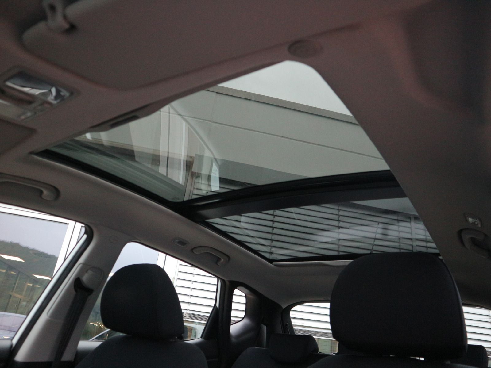 Fahrzeugabbildung Hyundai Ix20 Cross 1.4 BLUETOOTH PDC AHK PANO