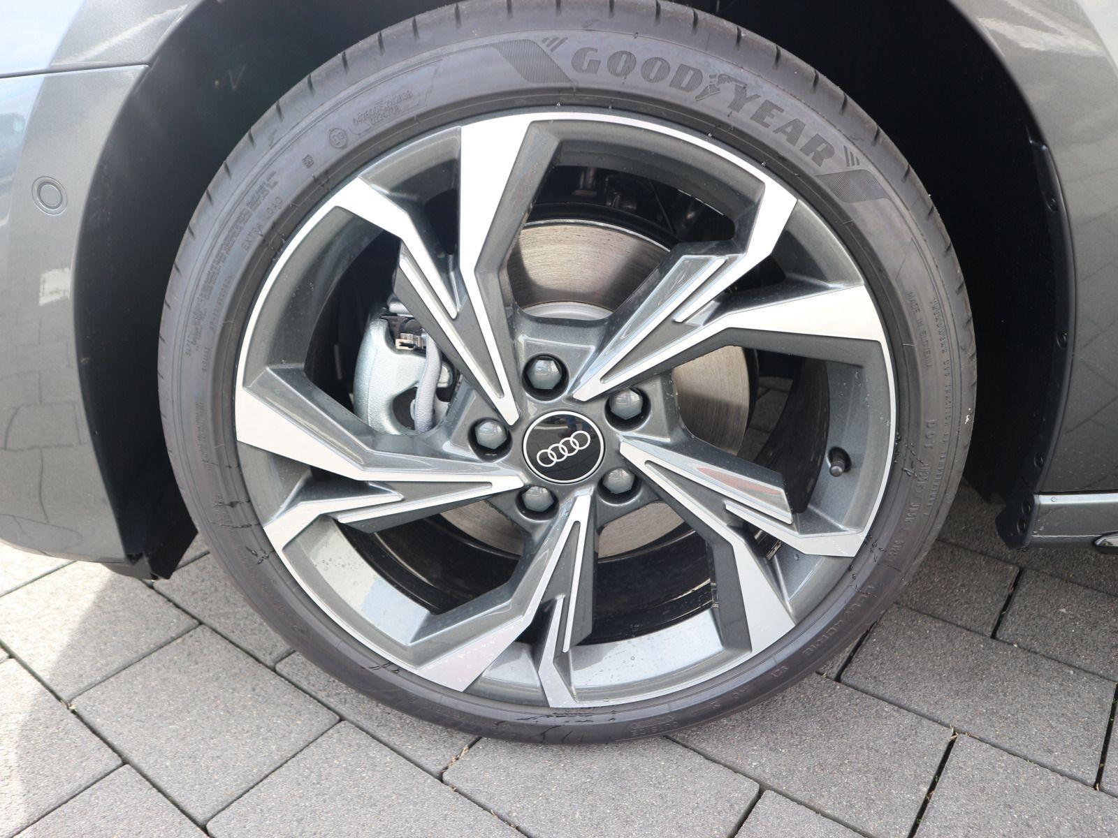 Fahrzeugabbildung Audi A3 Sportback S line TFSI e S tronic*0,5%*AHK*ACC