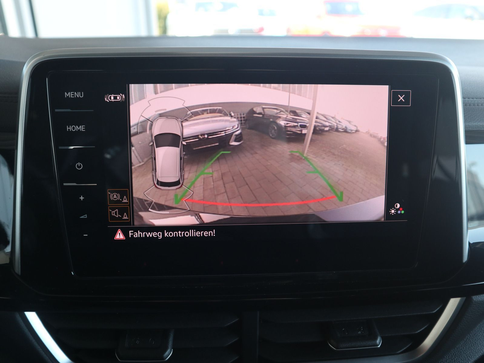 Fahrzeugabbildung Volkswagen T-Roc R-Line 2.0 TSI DSG 4M STHZG AHK RFK DCC